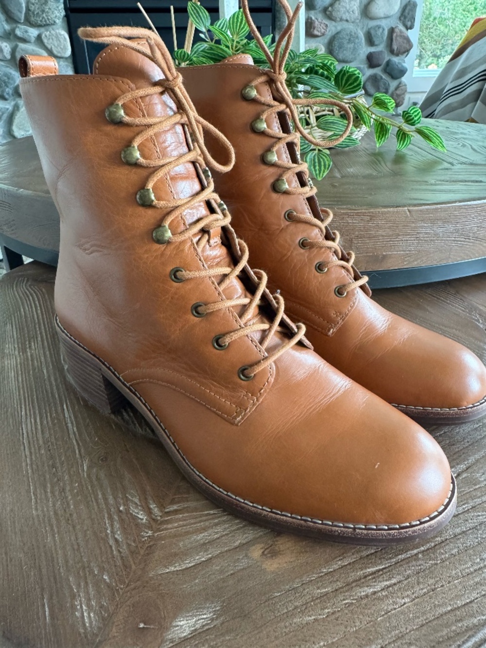 Madewell Patti lace up boot ,in English Saddle color sz 9.5